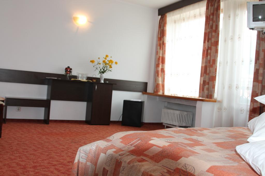 Hotel Zimbru Câmpulung Moldovenesc Exteriör bild