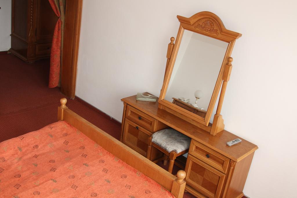 Hotel Zimbru Câmpulung Moldovenesc Rum bild